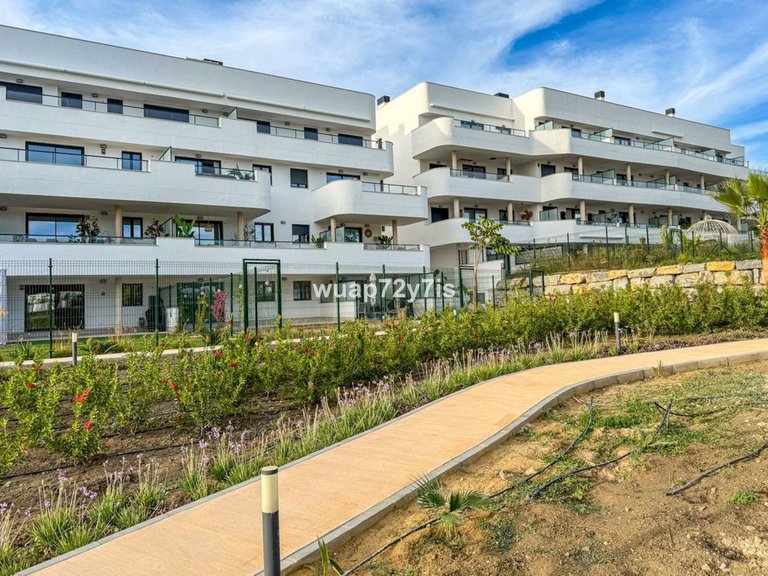 Apartment for Sale in Selwo, Malaga 30