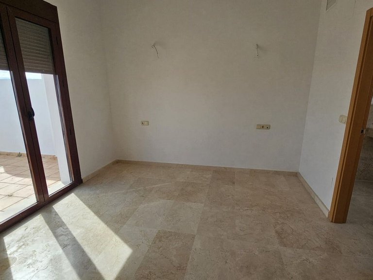 Villa for Sale in Doña Julia, Malaga 12