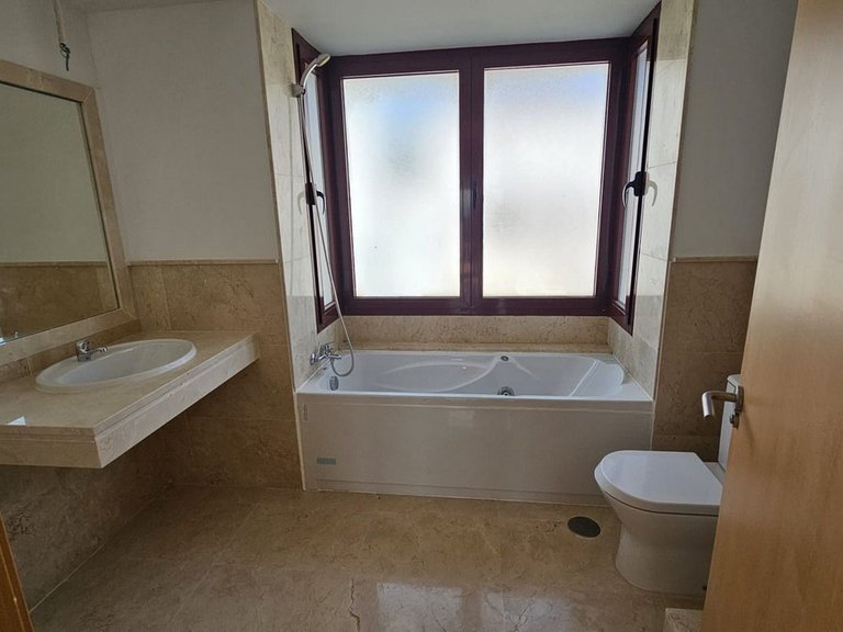 Villa for Sale in Doña Julia, Malaga 14