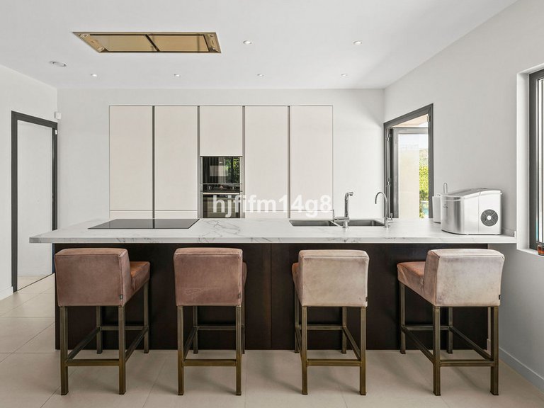 Villa for Sale in San Pedro De Alcántara, Malaga 10