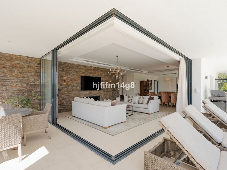 Villa for Sale in San Pedro De Alcántara, Malaga 12