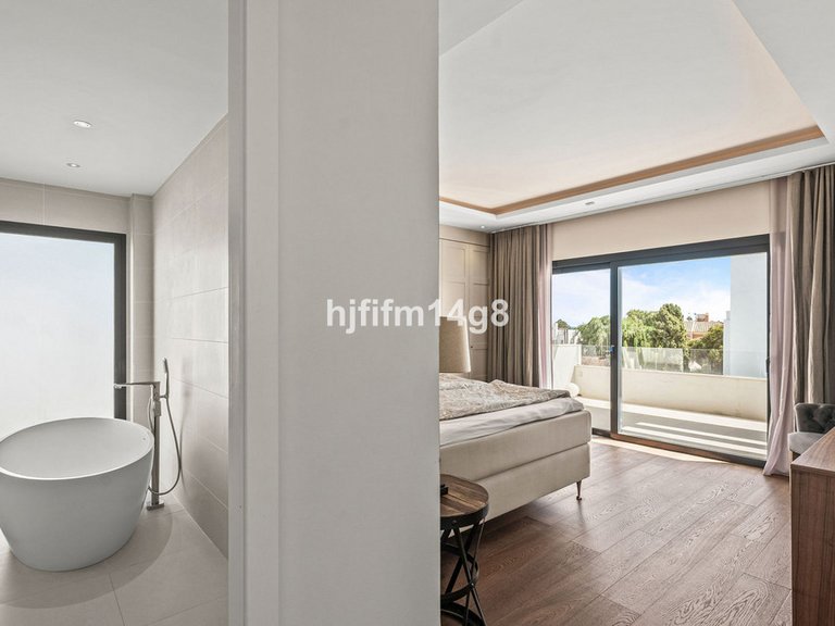 Villa for Sale in San Pedro De Alcántara, Malaga 13