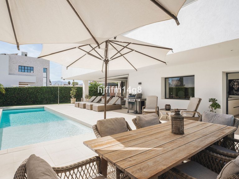 Villa for Sale in San Pedro De Alcántara, Malaga 22