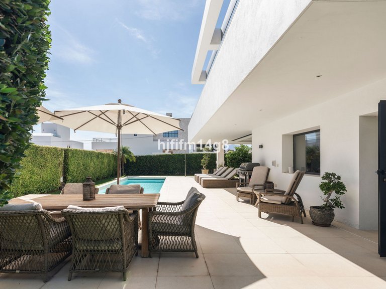 Villa for Sale in San Pedro De Alcántara, Malaga 3