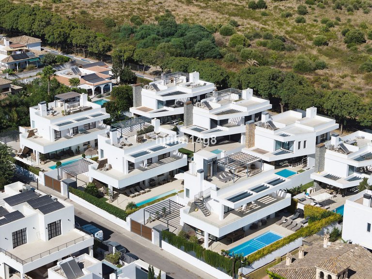 Villa for Sale in San Pedro De Alcántara, Malaga 30