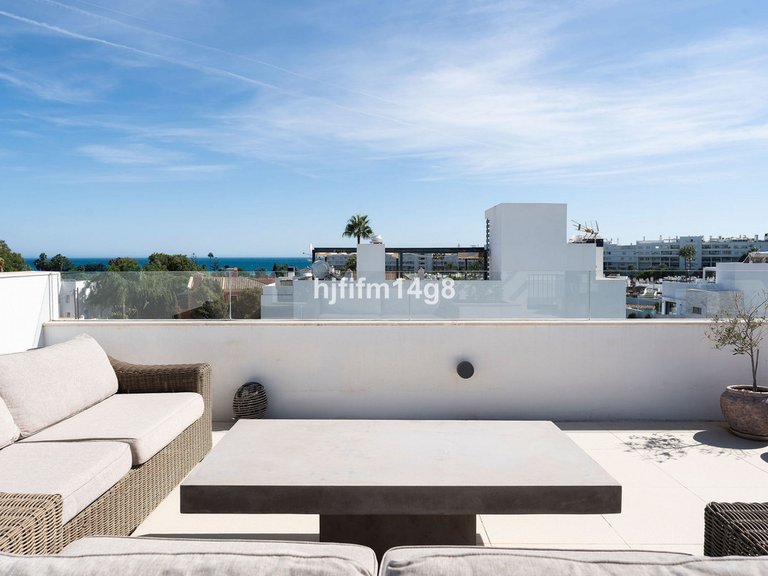 Villa for Sale in San Pedro De Alcántara, Malaga 5