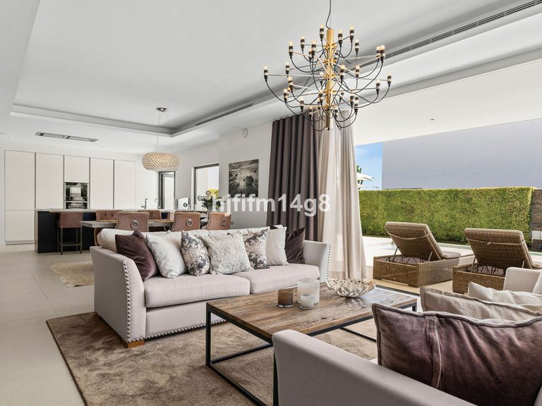 Villa for Sale in San Pedro De Alcántara, Malaga 6