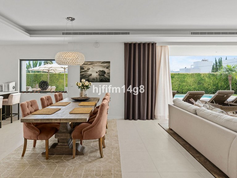Villa for Sale in San Pedro De Alcántara, Malaga 9