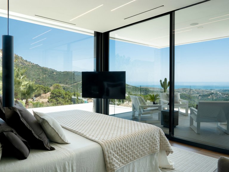 Villa for Sale in Benahavís, Malaga 11