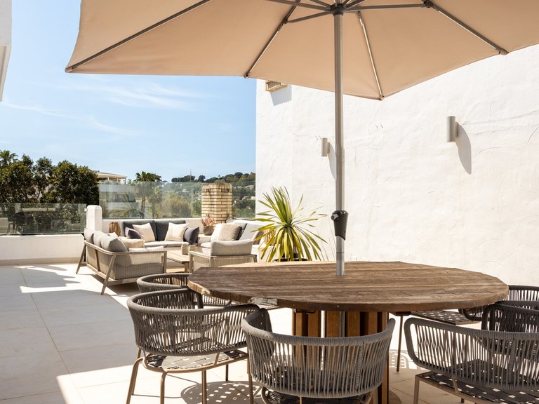 Apartment for Sale in Nueva Andalucía, Malaga 1
