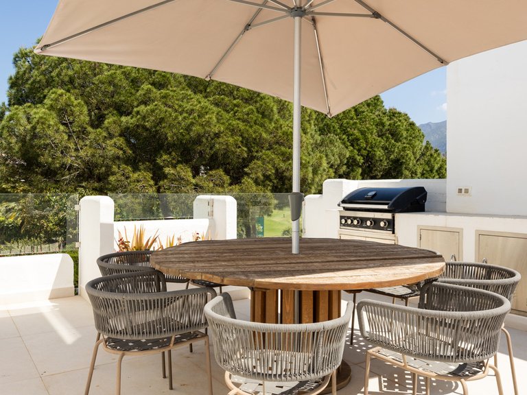 Apartment for Sale in Nueva Andalucía, Malaga 18