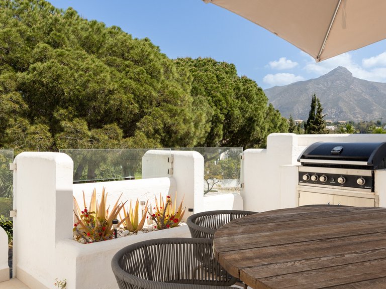 Apartment for Sale in Nueva Andalucía, Malaga 19