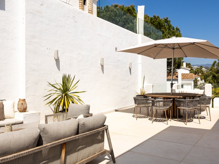 Apartment for Sale in Nueva Andalucía, Malaga 21