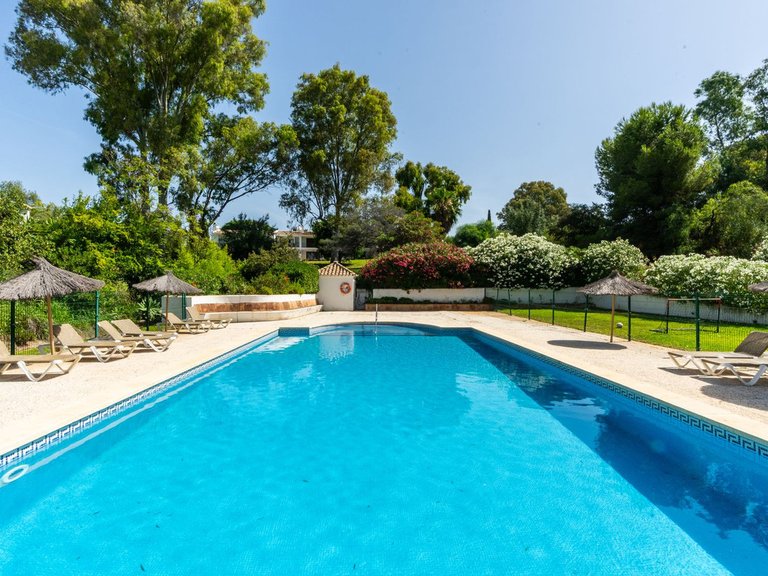 Apartment for Sale in Atalaya, Malaga 11