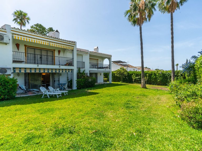 Apartment for Sale in Atalaya, Malaga 16
