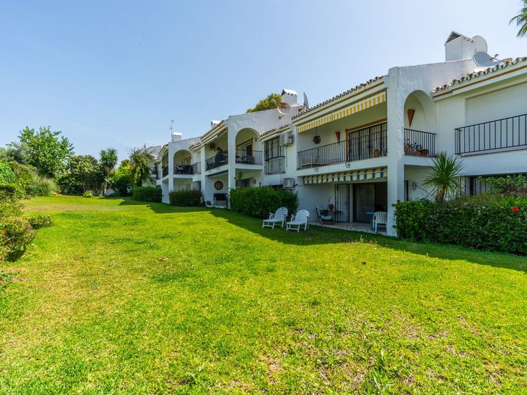 Apartment for Sale in Atalaya, Malaga 17