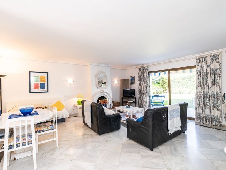 Apartment for Sale in Atalaya, Malaga 2