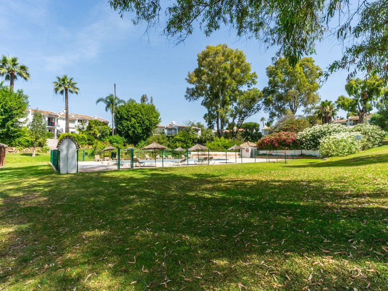 Apartment for Sale in Atalaya, Malaga 20