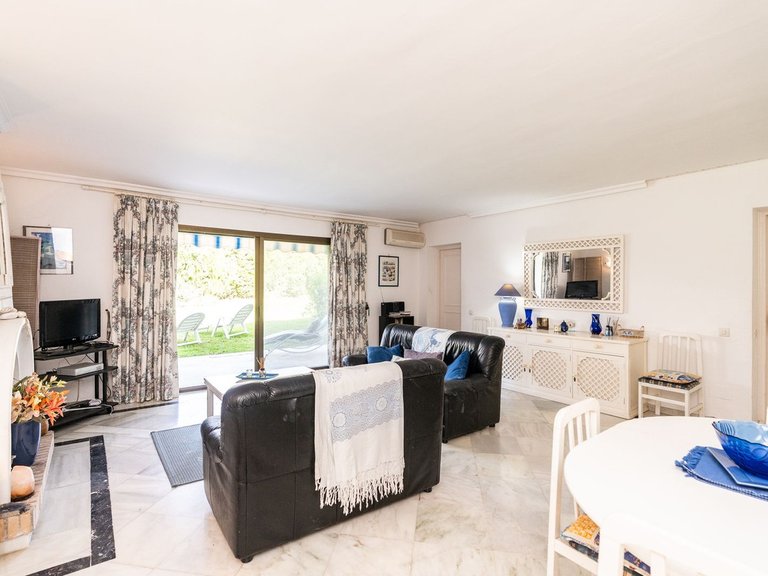 Apartment for Sale in Atalaya, Malaga 22