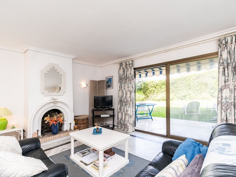 Apartment for Sale in Atalaya, Malaga 4