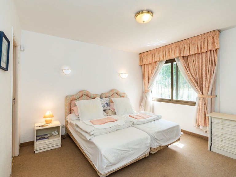 Apartment for Sale in Atalaya, Malaga 9