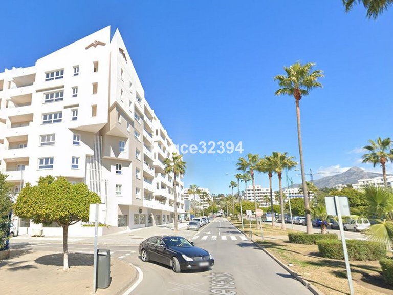 Apartment for Sale in Nueva Andalucía, Malaga 15