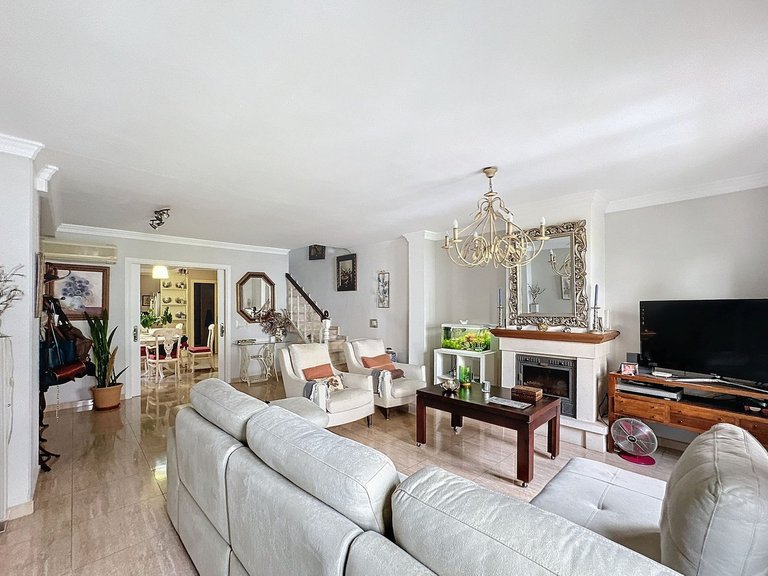 Villa for Sale in Estepona, Malaga 1