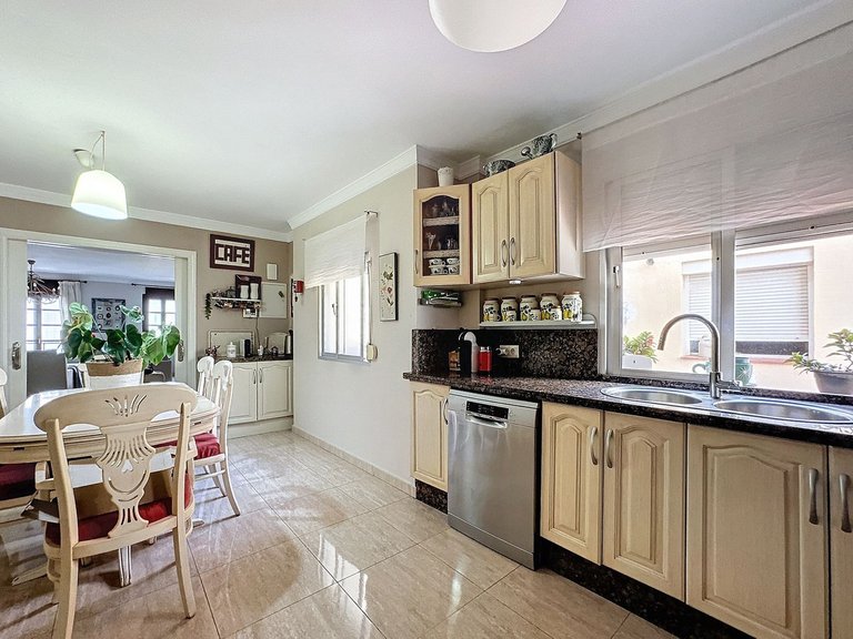 Villa for Sale in Estepona, Malaga 11