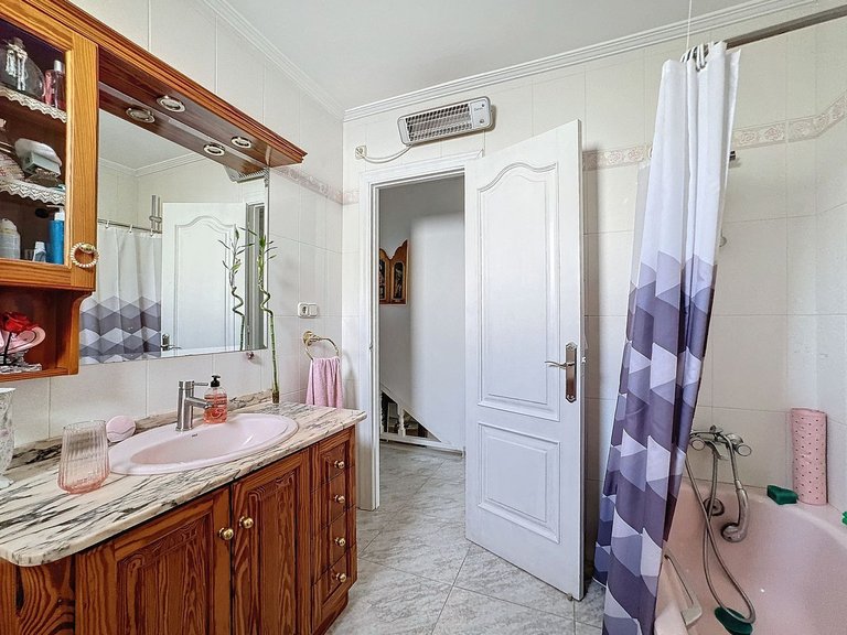 Villa for Sale in Estepona, Malaga 19