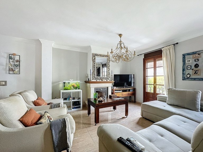 Villa for Sale in Estepona, Malaga 2