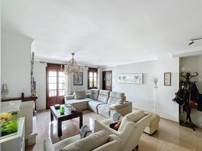 Villa for Sale in Estepona, Malaga 3
