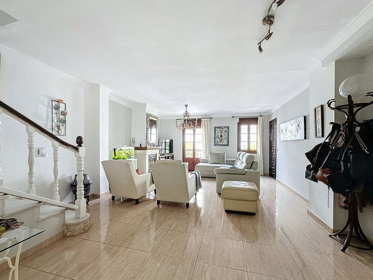 Villa for Sale in Estepona, Malaga 4