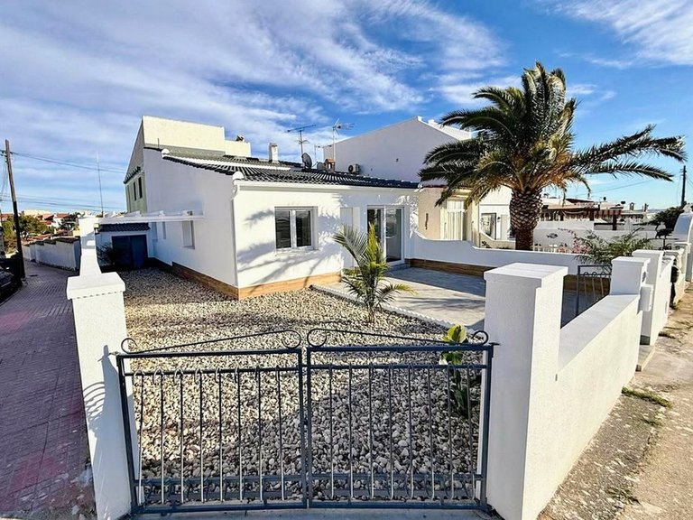 Villa for Sale in Ciudad Quesada, Alicante 1