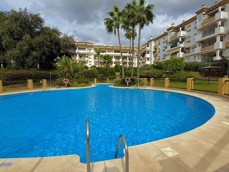 Apartment for Sale in The Golden Mile, Malaga 1