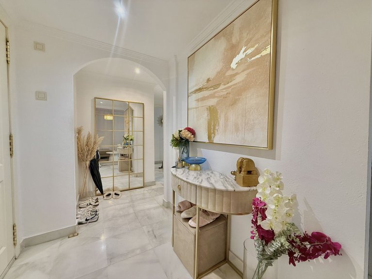 Apartment for Sale in The Golden Mile, Malaga 11