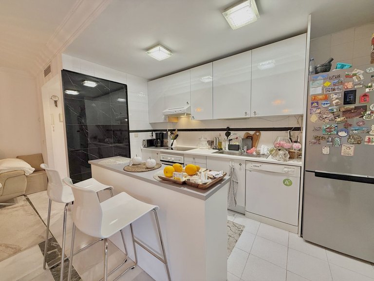 Apartment for Sale in The Golden Mile, Malaga 5
