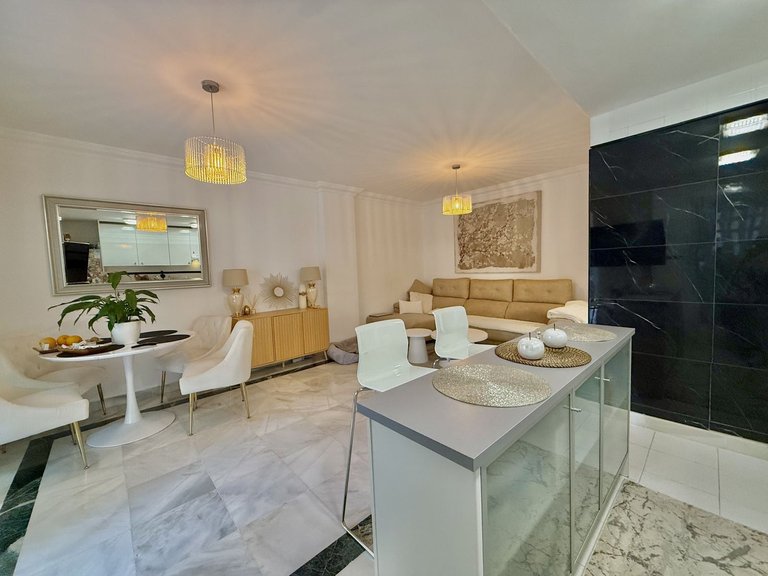 Apartment for Sale in The Golden Mile, Malaga 7