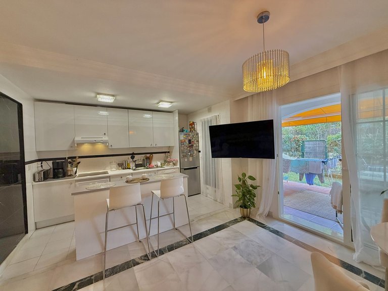 Apartment for Sale in The Golden Mile, Malaga 8
