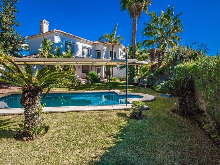 Villa for Sale in Marbesa, Malaga 1
