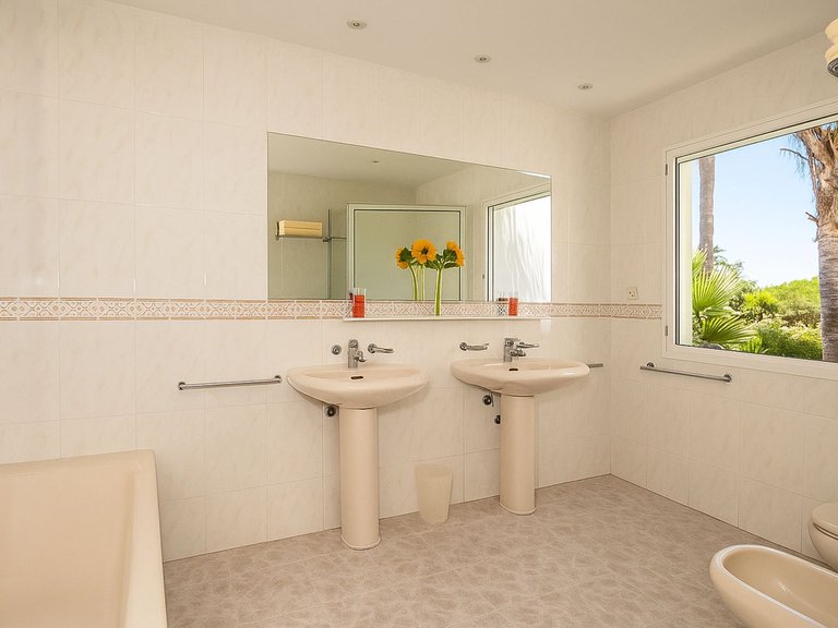 Villa for Sale in Marbesa, Malaga 10