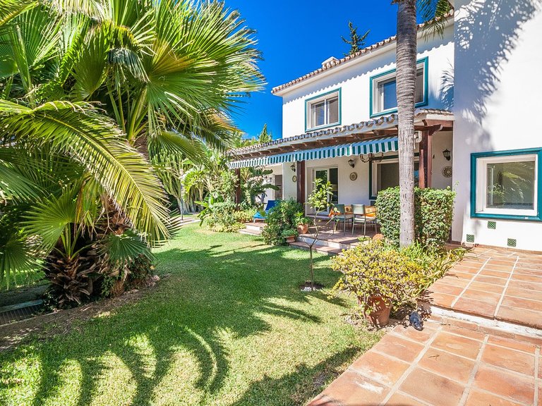 Villa for Sale in Marbesa, Malaga 11