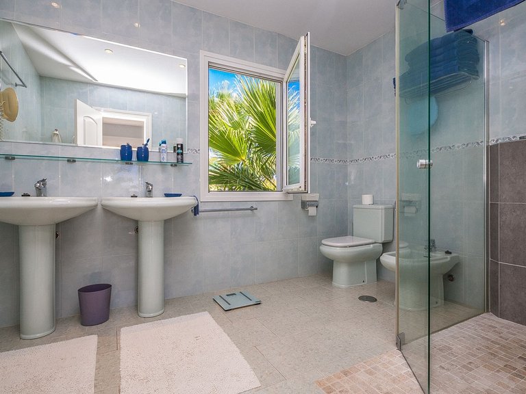 Villa for Sale in Marbesa, Malaga 14