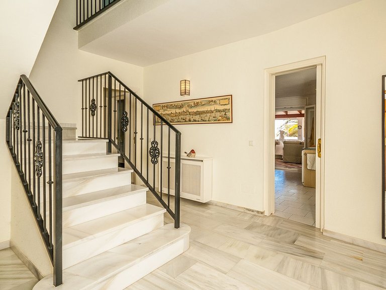 Villa for Sale in Marbesa, Malaga 17