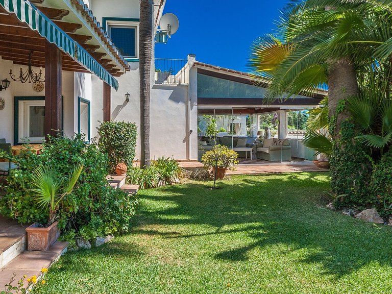 Villa for Sale in Marbesa, Malaga 20