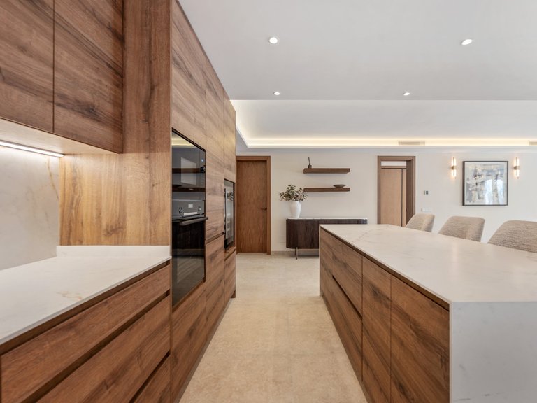 Villa for Sale in Nueva Andalucía, Malaga 12