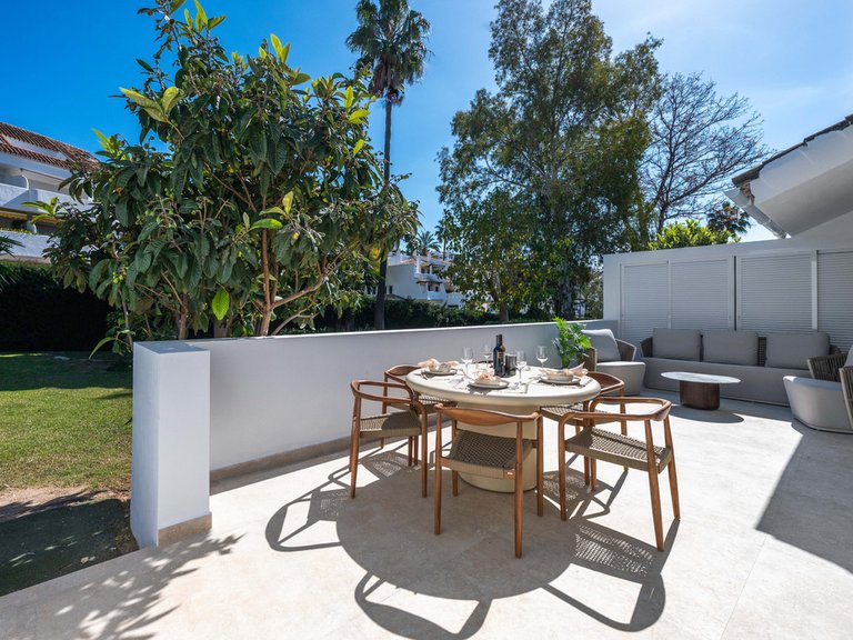 Villa for Sale in Nueva Andalucía, Malaga 2