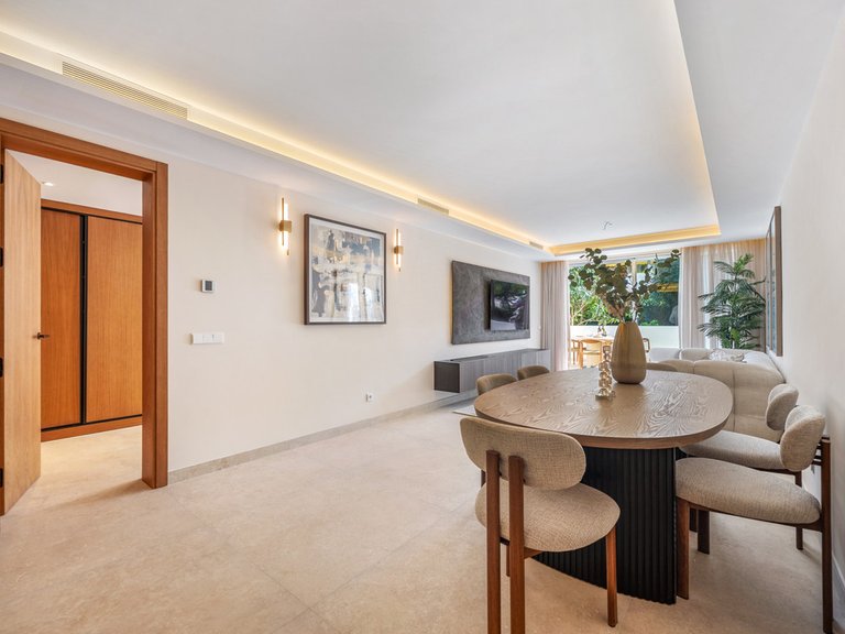 Villa for Sale in Nueva Andalucía, Malaga 6