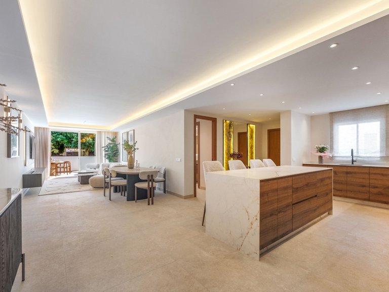 Villa for Sale in Nueva Andalucía, Malaga 7