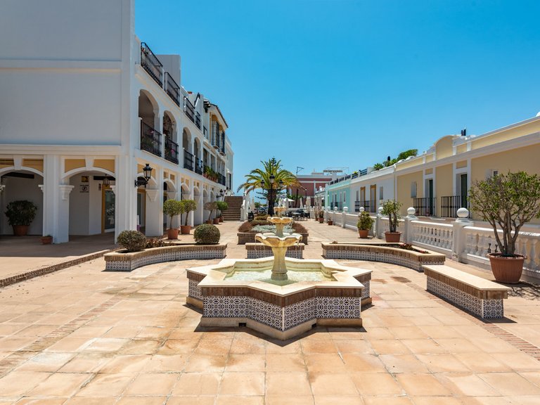 Villa for Sale in Nueva Andalucía, Malaga 1
