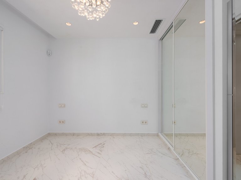 Villa for Sale in Nueva Andalucía, Malaga 11